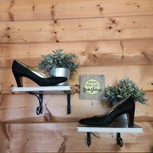 BRUNO MAGLI Vintage Italy Black Circle Emboss Leather Pump Designer Heels 7.5 AA